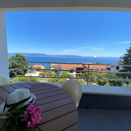 Ornela Apartment